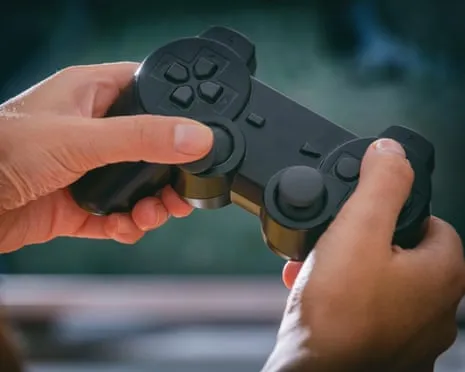 Why Do Certain Gamers Reverse Their Controls? Researchers Now Have Answers, But They’re Not What You Think