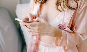 How To Excite Your Clients Through Sexting